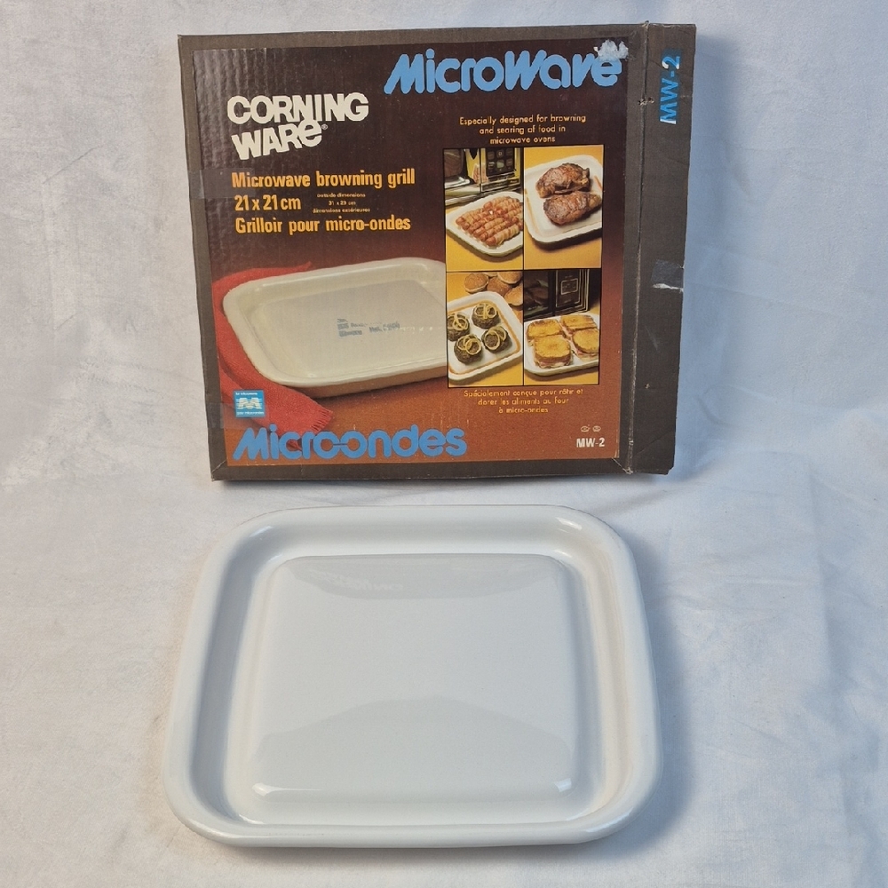 Vintage Corning Ware Microwave Browning Grill MW-2  21 x 21 cm-Like New with Box